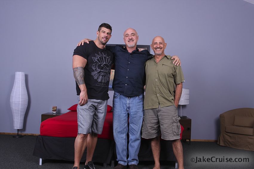 Naked muscle jock Zeb Atlas sample 9