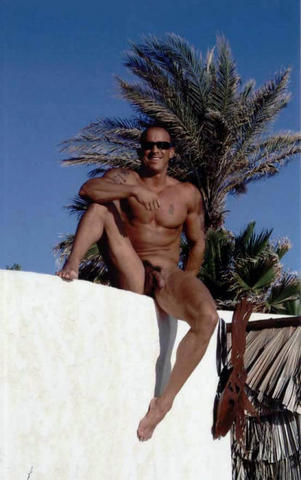 Naked muscle jock Zeb Atlas sample 9