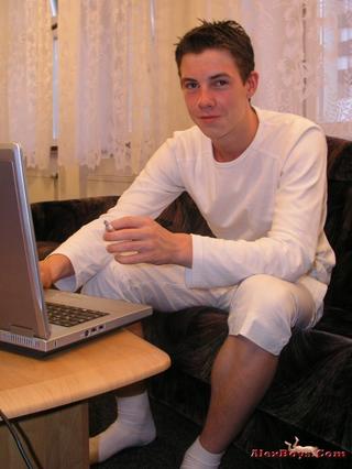 2003-12-12 01:02:06
