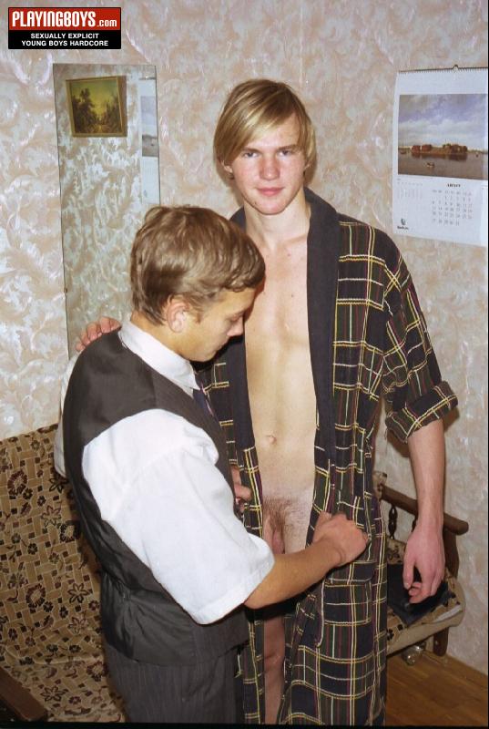playingboys08.jpg